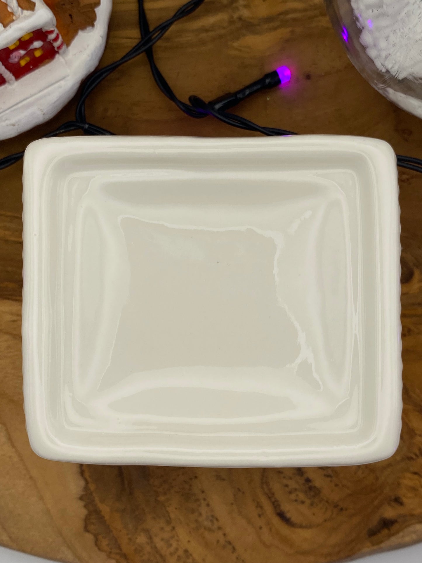 Brûle-parfum maison en pain d'épices blanche