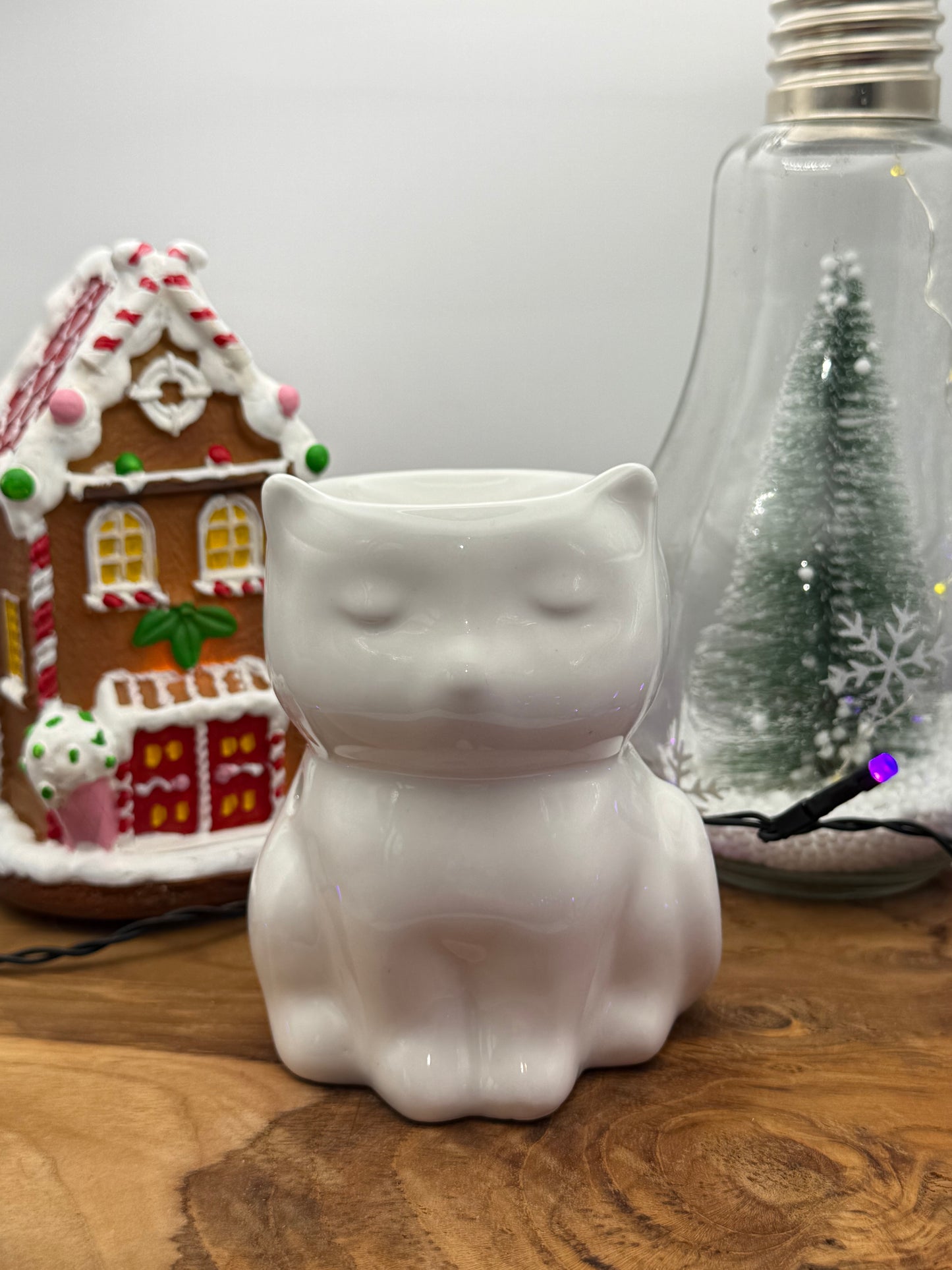 Brûle-parfum chat blanc