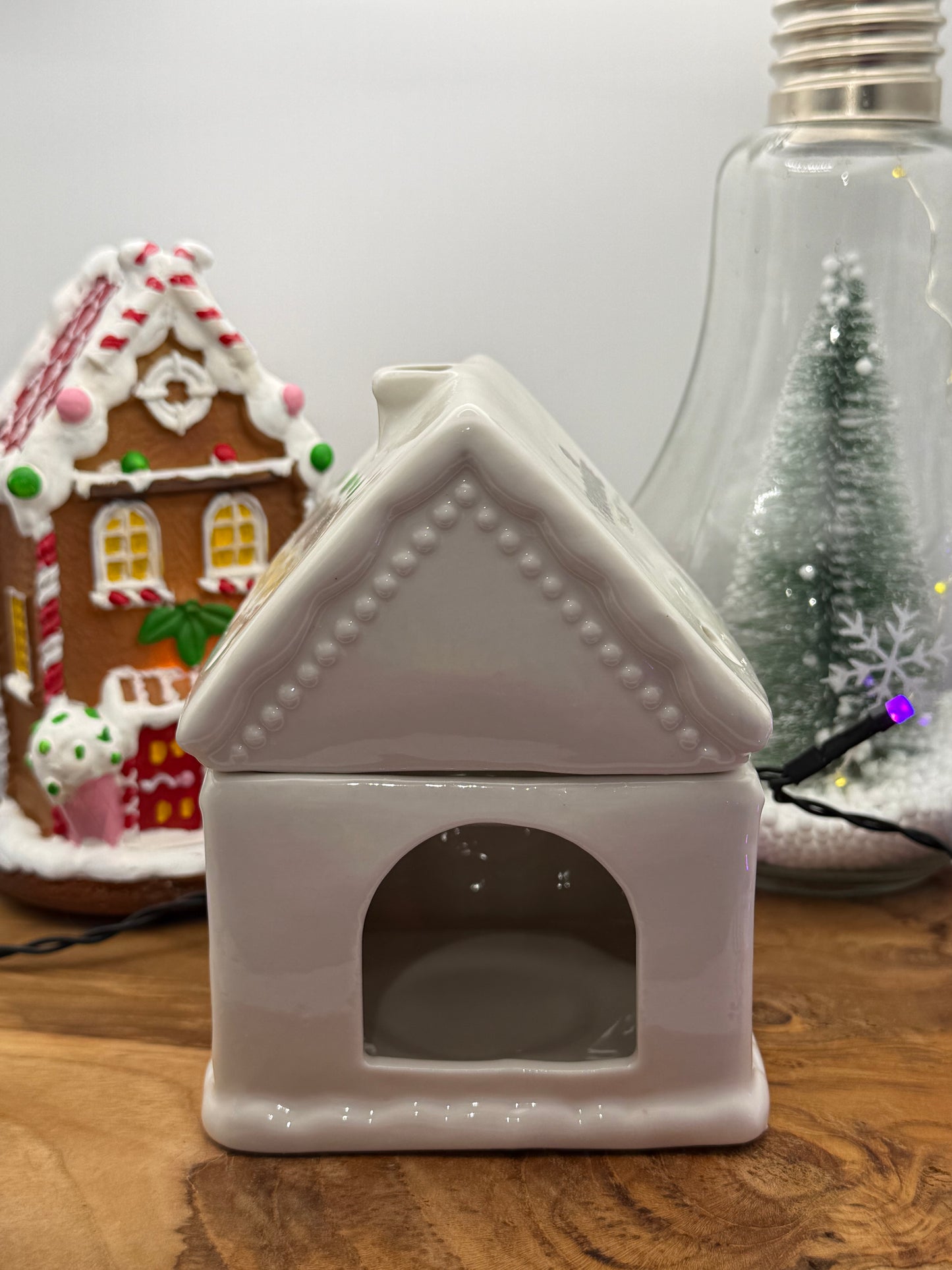 Brûle-parfum maison en pain d'épices blanche